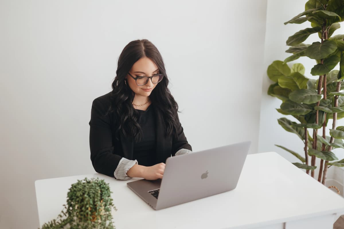 Rachel working with clients at Thryve Growth Co.